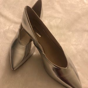 Topshop Silver Women’s pump.